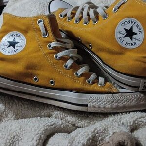 Converse mustard yellow universal sz 11